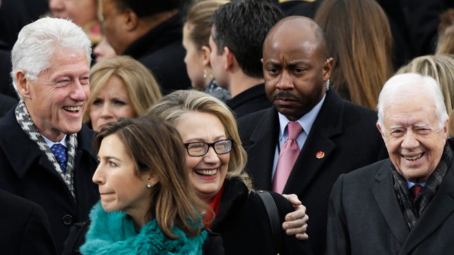Obama Swearing In 2013 Clinton 2.jpg